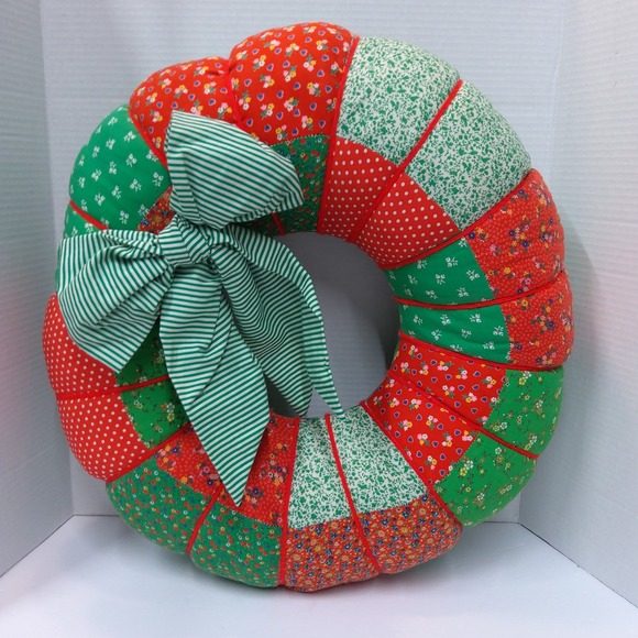 Other - VTG Handmade Patchwork Quilted Fabric Christmas Wreath with Ribbons & Bow
